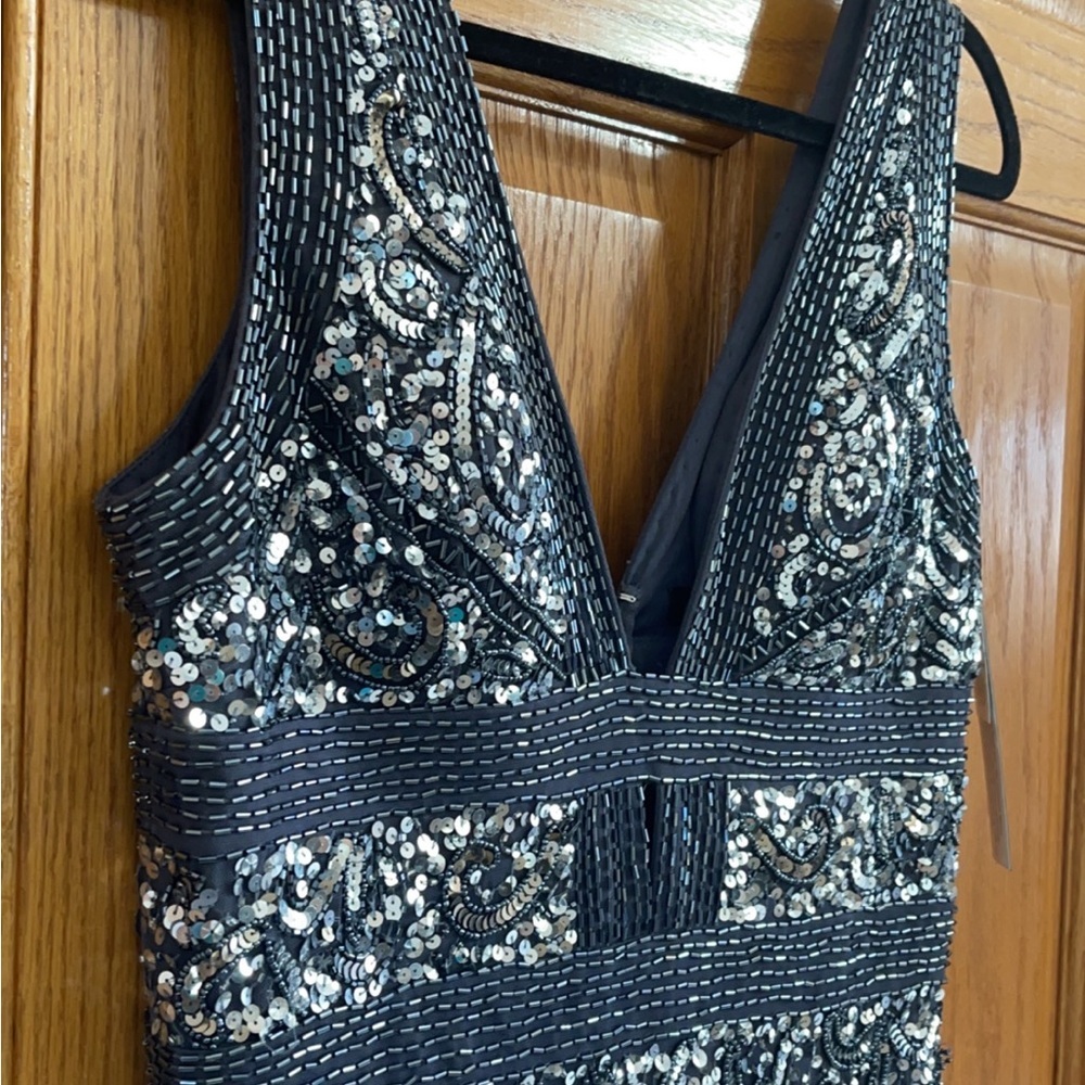 Women’s Formal Dress Sz 10 Silver Gray AIDAN BY AIDAN MATTOX Heavily Beaded Gown - Picture 13 of 14